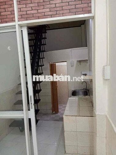 Kẹt tiền bán gấp Nhà Trung tâm Quận 1 - Gần Phố Tây Bùi Viện, Giá chỉ