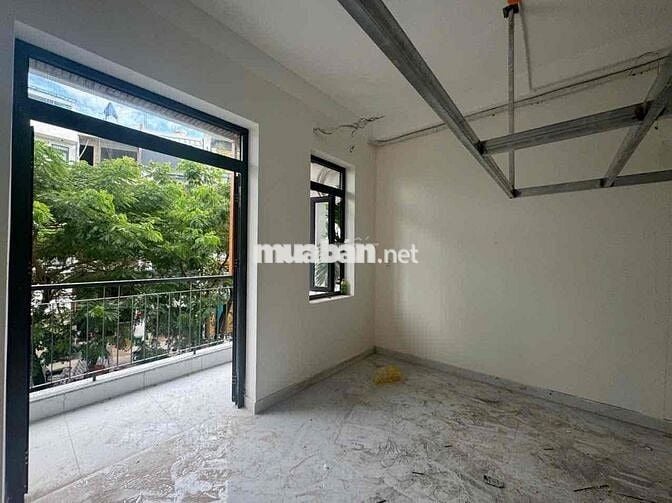 Phòng mới xây cuối đường Dương Quảng Hàm có máy lạnh, thang máy