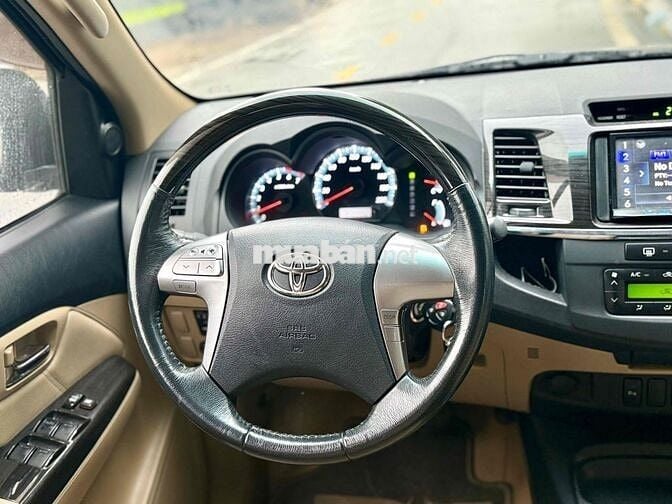 Toyota Fortuner 2.7V AT 4x2 2014