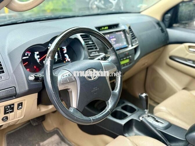 Toyota Fortuner 2.7V AT 4x2 2014