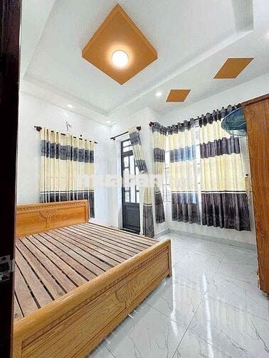 Mới xây mới keng trệt lầu 2pn có 2 máy lạnh