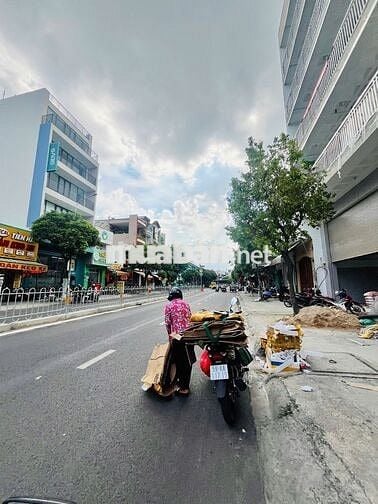 CHo thuê nhà nguyên căn mặt tiền đường Quang trung 8x18m thông suốt