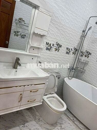 Nhà Trệt 2 Lầu 2PN đường Lê Chân KDC 91B giá 12 tr