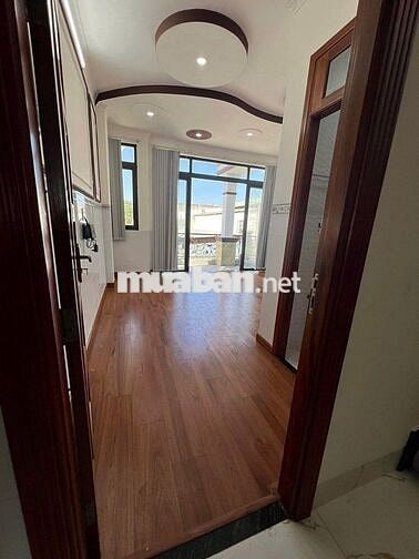 Nhà Trệt 2 Lầu 2PN đường Lê Chân KDC 91B giá 12 tr