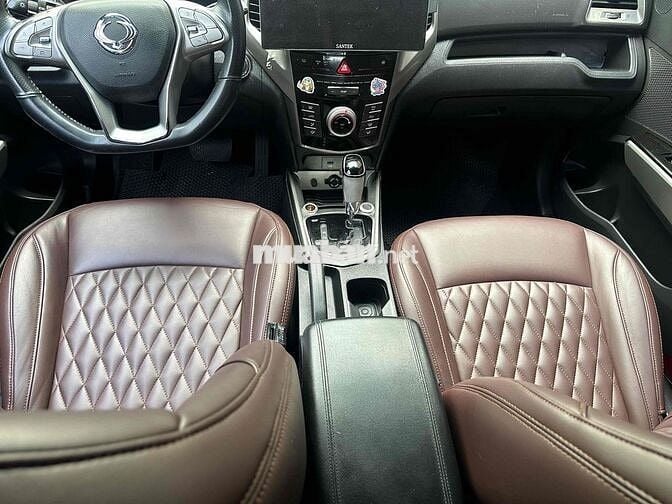 Ssanyoung Tivoli 5 chỗ nhập Hàn Quốc