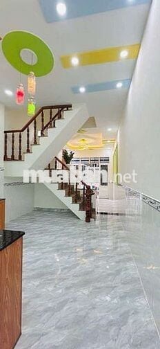 Nhà bán 4×11, 1 trệt, lầu, nhà mới  đẹp, 2 phòng ngủ 2WC. Giá 1ty 790