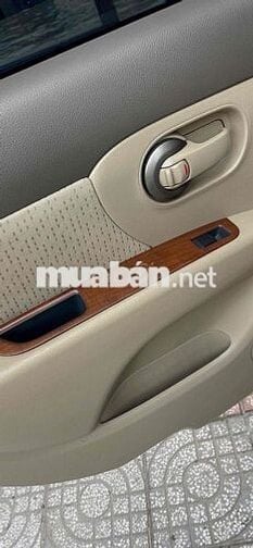 nisan 6 chổ xe zin còn rất đẹp