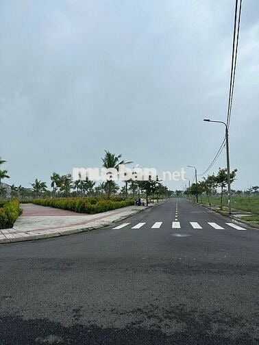 Cơ hội cuối cùng để sở hữu lô kế Vệt cây xanh, gần tiện ích giá tốt