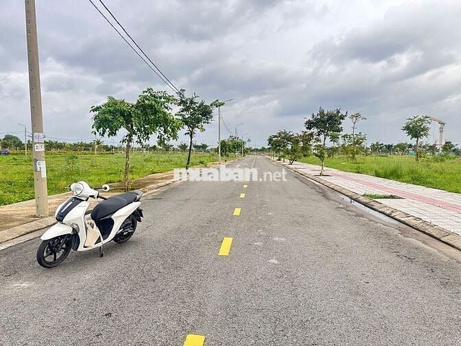 Cơ hội cuối cùng để sở hữu lô kế Vệt cây xanh, gần tiện ích giá tốt