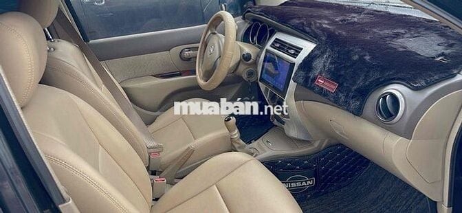 nisan 6 chổ xe zin còn rất đẹp