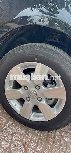 nisan 6 chổ xe zin còn rất đẹp