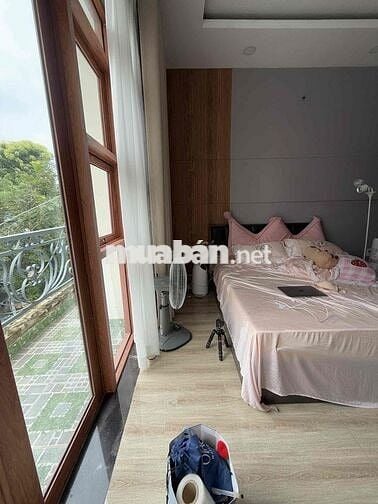 Phọng rộng - sạch sẽ cho thuê - full nội thất - có máy lạnh