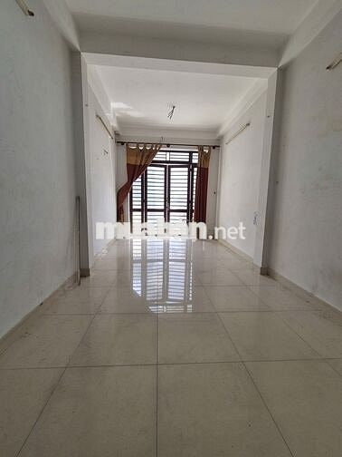 Nhà 4 tầng, 37m2, 3.2x12m, Lạc Long Quân, Hồng Lạc, P10, 6 tỷ TL