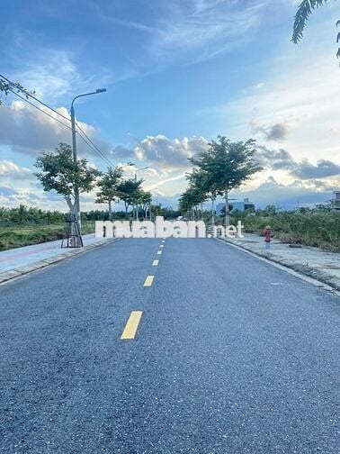 Cơ hội sở hữu lô góc 167m2 tại Đầm Sen, cạnh Sông, đối diện Công viên