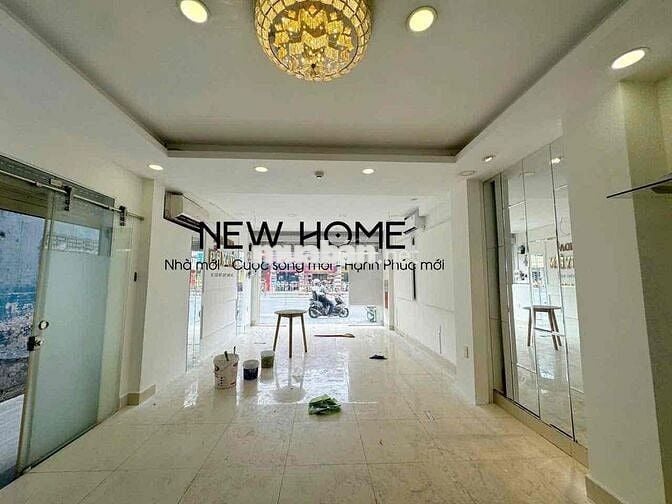 MB MẶT TIỀN PHAN ĐĂNG LƯU - RIÊNG BIỆT TRỐNG SUỐT