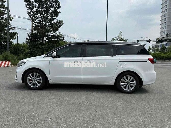 cần bán Kia Sedona 2017, bản full, máy dầu, xe đẹp