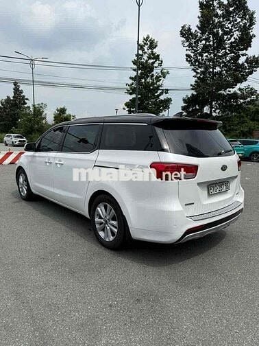 cần bán Kia Sedona 2017, bản full, máy dầu, xe đẹp