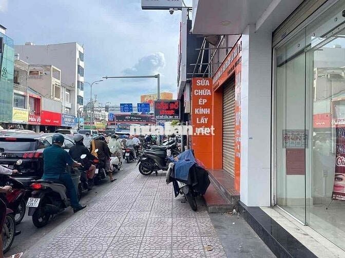 MB MẶT TIỀN PHAN ĐĂNG LƯU - RIÊNG BIỆT TRỐNG SUỐT