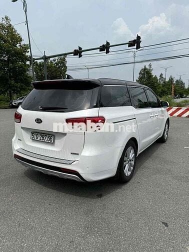 cần bán Kia Sedona 2017, bản full, máy dầu, xe đẹp