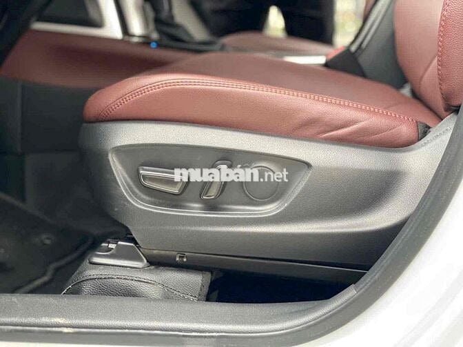 TOYOTA COROLLA CROSS HYDRID XĂNG ĐIỆN 2023