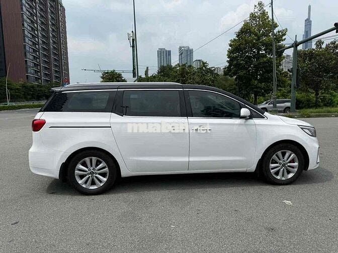 cần bán Kia Sedona 2017, bản full, máy dầu, xe đẹp