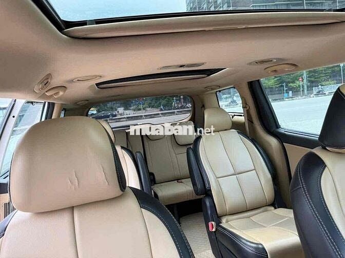 cần bán Kia Sedona 2017, bản full, máy dầu, xe đẹp