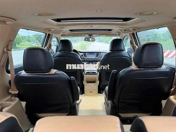cần bán Kia Sedona 2017, bản full, máy dầu, xe đẹp