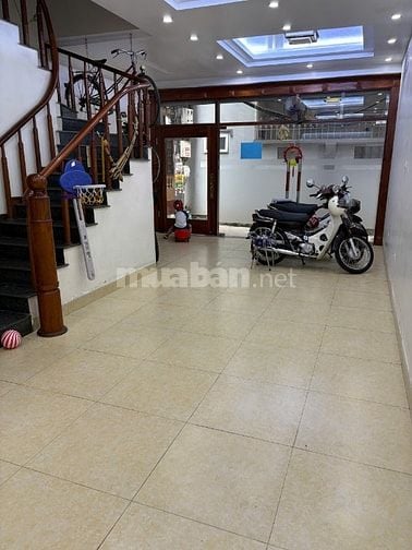 Chính chủ cho thuê nhà phù hợp làm Căn hộ gia đình, Văn phòng.