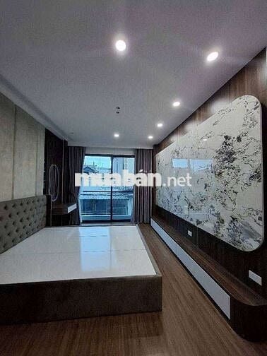 BÁN NHÀ LONG BIÊN 42M2XÂY 6 TẦNG THANG MÁY GARA Ô TÔ GẦN CÔNG VIÊN