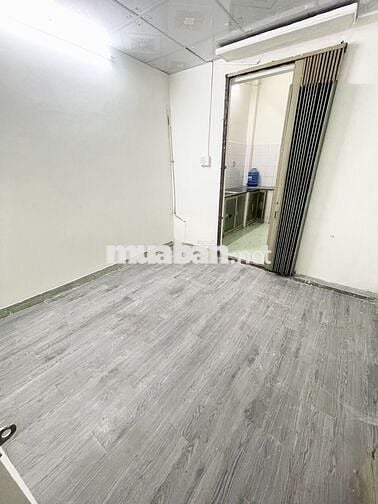 chính chủ cho thuê phòng đẹp,45m2,có 1 phòng bếp riêng và 1 phòng ngủ