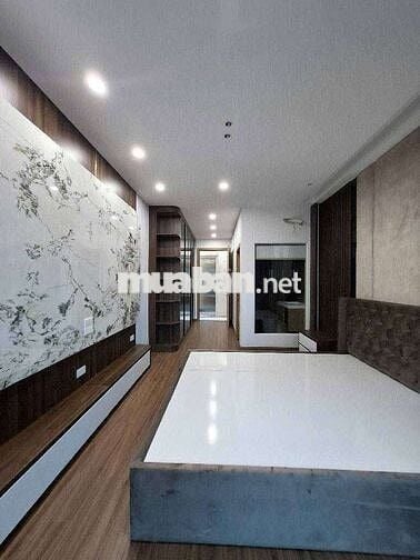 BÁN NHÀ LONG BIÊN 42M2XÂY 6 TẦNG THANG MÁY GARA Ô TÔ GẦN CÔNG VIÊN