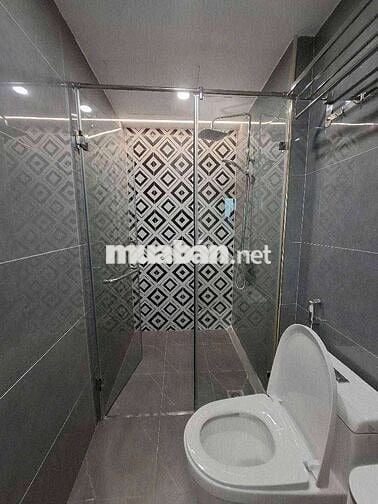 BÁN NHÀ LONG BIÊN 42M2XÂY 6 TẦNG THANG MÁY GARA Ô TÔ GẦN CÔNG VIÊN