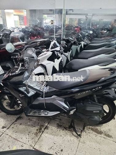 Xe máy Honda Air Blade màu đen