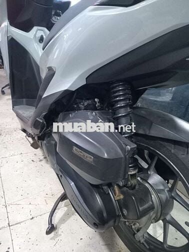 Xe máy Honda màu xám cho cả nam và nữ