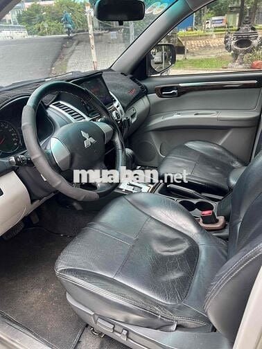 Bán Pajero sport 4x2 máy xăng Tự động