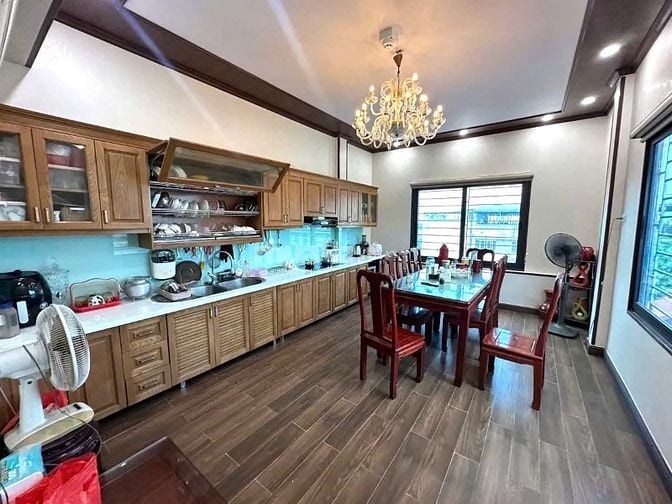 ( BÁN NHÀ ) XUÂN THỦY - CẦU GIẤY 89 M2 = 21,8 TỶ - 5 TẦNG - OTO VÀO NH