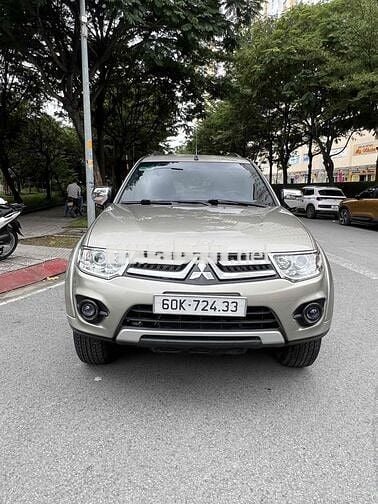 Bán Pajero sport 4x2 máy xăng Tự động