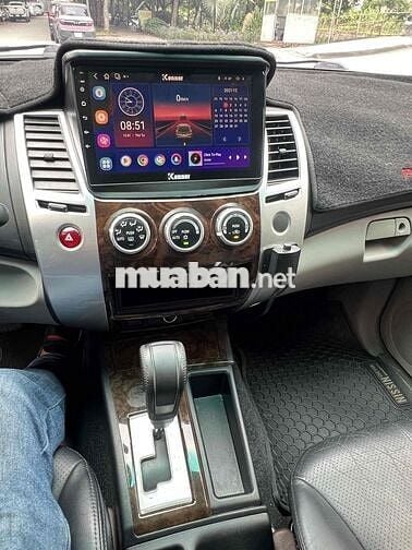 Bán Pajero sport 4x2 máy xăng Tự động