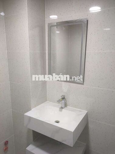 Cho thuê nhà Q. Bình Thạnh gần Ngã Tư Hàng Xanh nội thất đầy đủ.