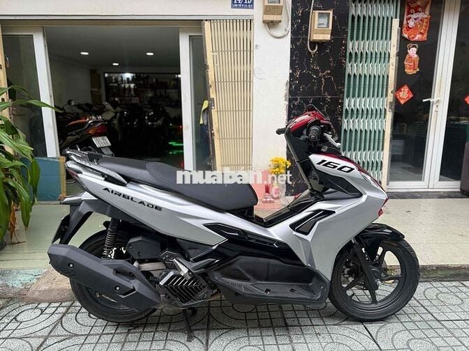 AB 160 mẫu 2023 Bạc Đỏ BsTp 9 chủ cần ra đi