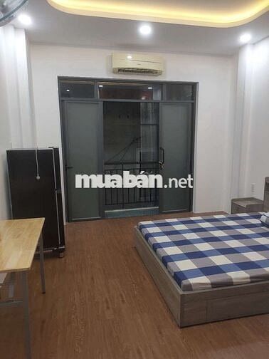 Cho thuê nhà Q. Bình Thạnh gần Ngã Tư Hàng Xanh nội thất đầy đủ.