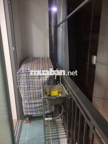 Cho thuê nhà Q. Bình Thạnh gần Ngã Tư Hàng Xanh nội thất đầy đủ.