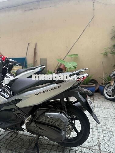 AB 160 mẫu 2023 Bạc Đỏ BsTp 9 chủ cần ra đi