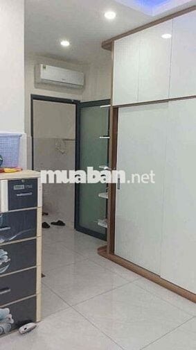 Cho thuê nhà mặt tiền kinh doanh 5*20 nhà 5 tấm có thang máy giá 20tr