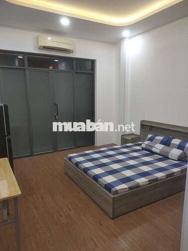 Cho thuê nhà Q. Bình Thạnh gần Ngã Tư Hàng Xanh nội thất đầy đủ.