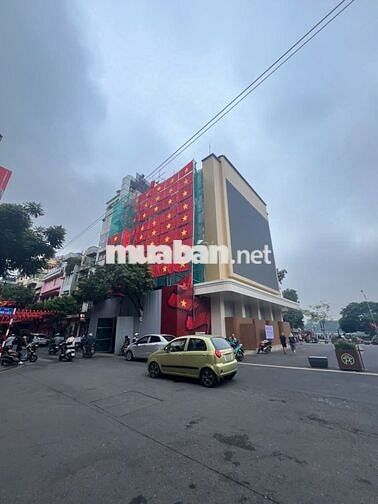 Cho thuê nhà mặt phố Cửa Bắc, 50m2 x 5 tầng, mặt tiền 5m, giá 60 triệu