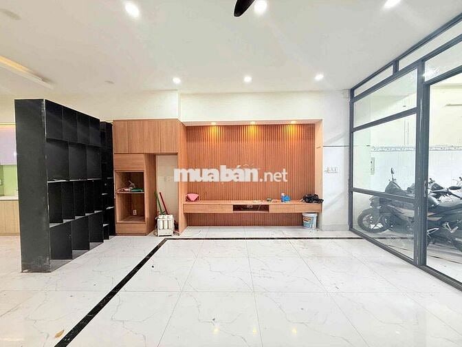 Cho thuê 1PN tách bếp, nhà phố, nguyên tầng trệt 60m2.  KDC Mizuki