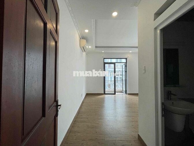 Studio mới 100% siêu thoáng đầy đủ nội thất gần phú mỹ hưng