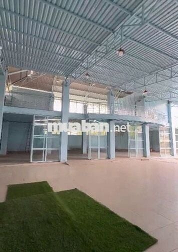Kho diện tích lớn lên đến 600m2 cần cho thuê gấp ở Đường Lầm Văn Bền