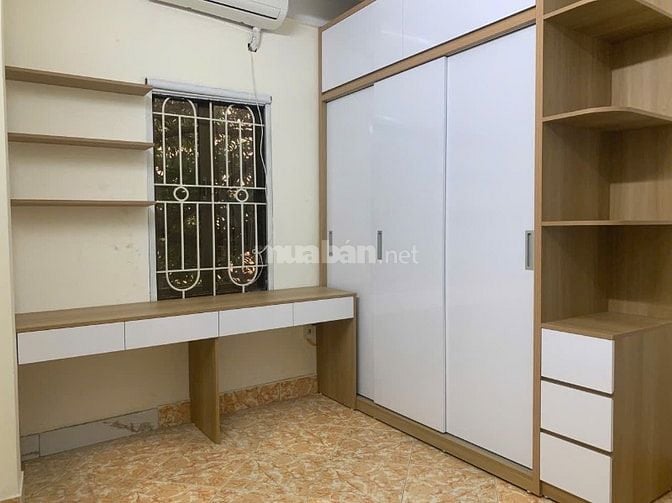 Bán Căn nhà ngõ phố Văn Cao - Ba Đình , sát hồ Tây